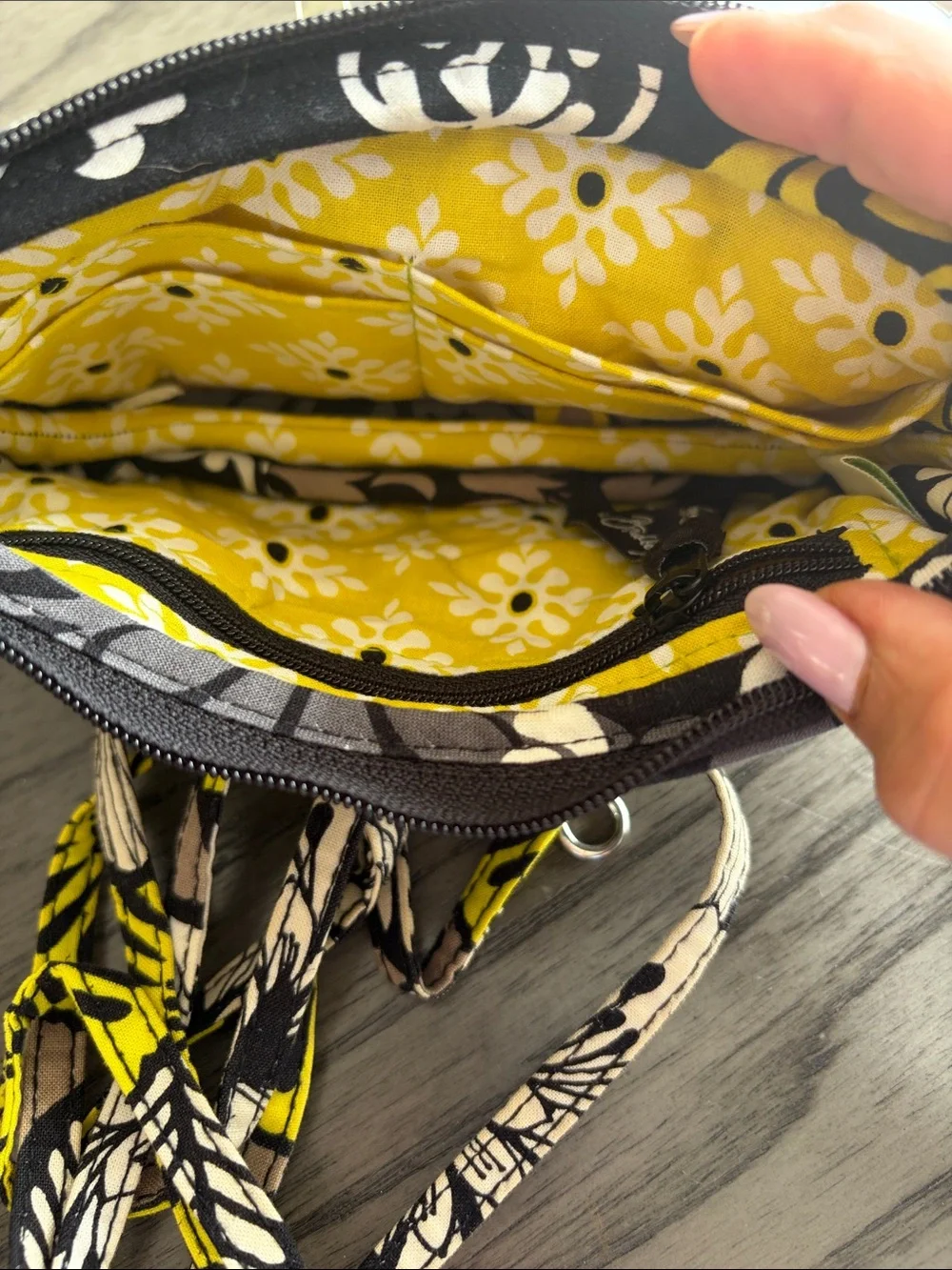 Vera Bradley Black Yellow Floral Quilted Wristlet Phone Wallet w-Crossbody strap
